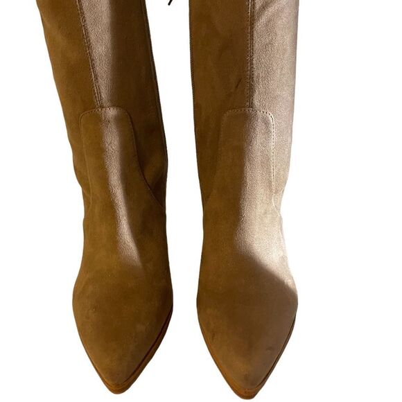 NWOT Comara Over the Knee Pointed Toe Boot
MARC FISHER LTD size 7.5 - Picture 3 of 7